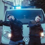 Video: Nikolajs Puzikovs un 'Olas' izdod jaunu dziesmu "Policists"