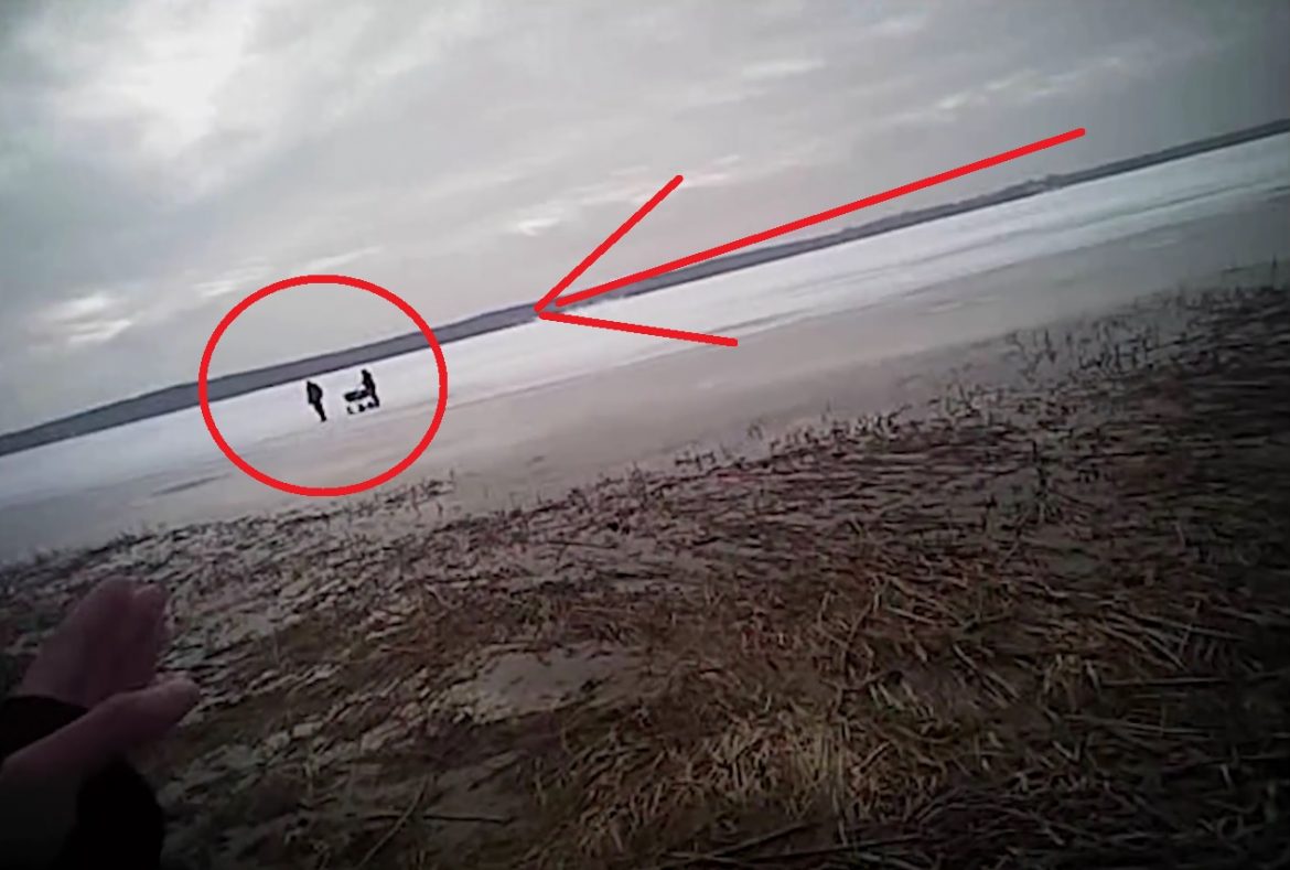 VIDEO: Idiotisms! 2 vīrieši un māte ar 2 zīdaiņiem bēg no policijas pa trauslo Juglas ezera ledu!