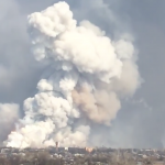 Video. Noskaties video kā Ukrainā deg munīcijas noliktava