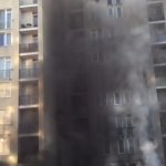 UZMANĪBU! Pļavniekos deg deviņstāvu ēka; evakuēti 300 cilvēki! (+VIDEO)